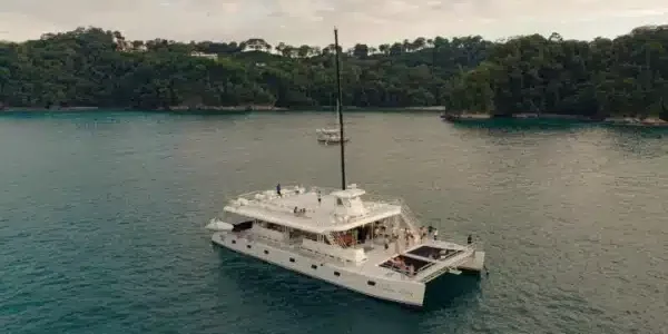 Ocean-King-Catamaran-r5k3ud0tterjrbylyqb4ft3o7fbz2uiykynhjzk4oc