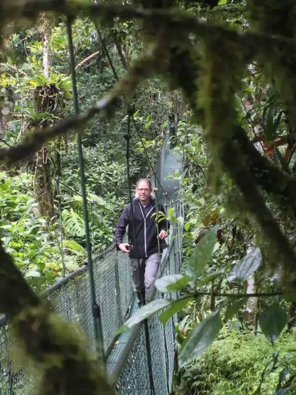 Tourist-at-Aventura-Monteverde-Hanging-Bridges