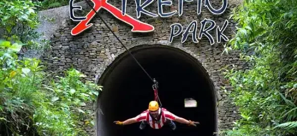 Ziplining-Tour-at-Monteverde-Extremo
