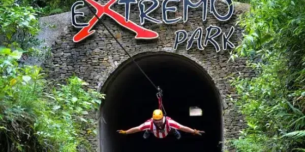 Ziplining-Tour-at-Monteverde-Extremo